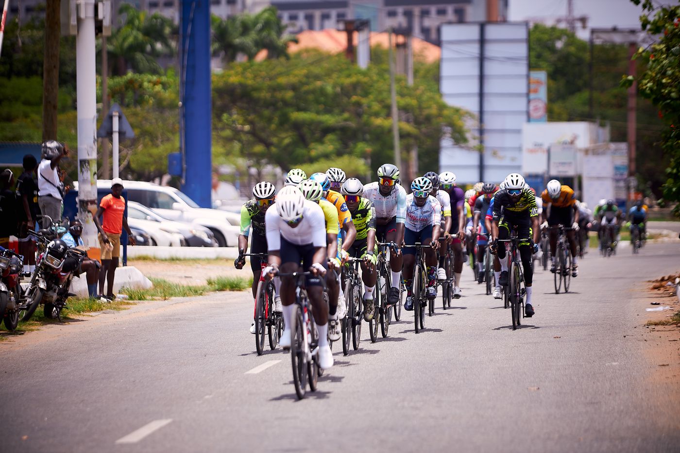 Ibrahim Jalloh racing in a peloton